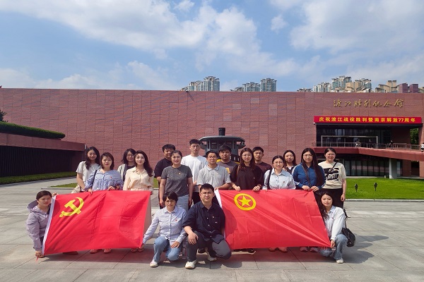 汇鸿  党团建1.jpg