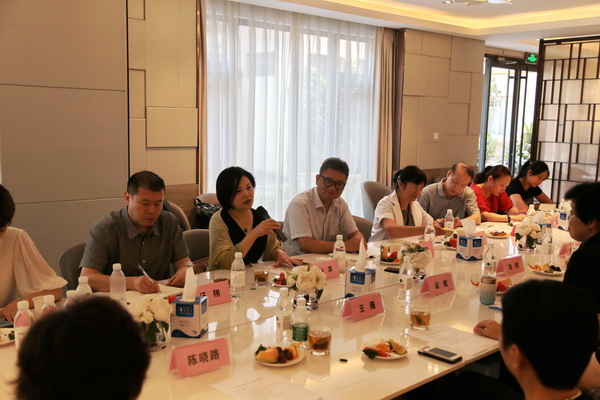 市妇联、市委统战部、市关心下一代工作委员会、致公党等有关领导赴汇鸿医宁考察调研