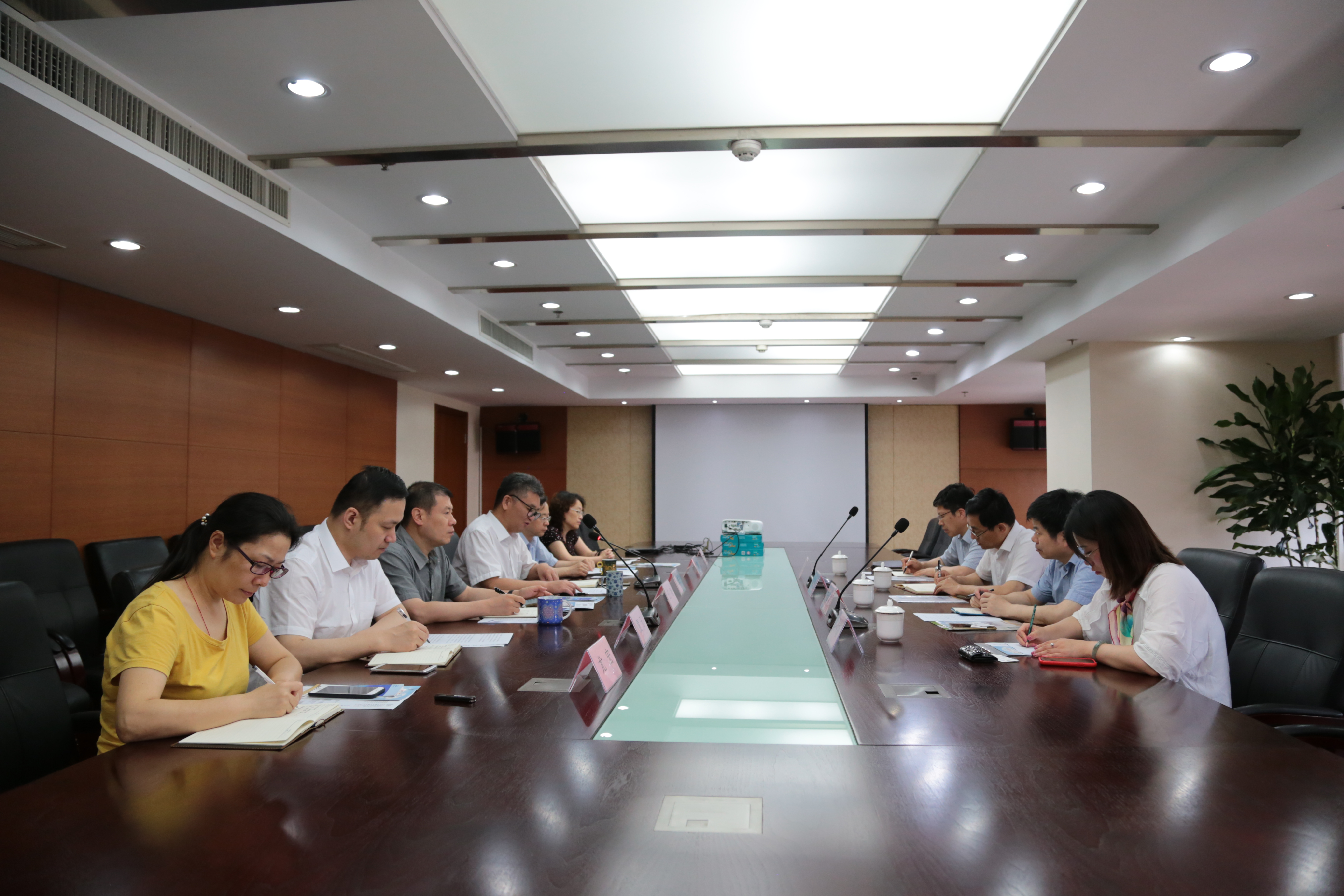 省贸促会黄政副会长一行来汇鸿医药公司调研指导